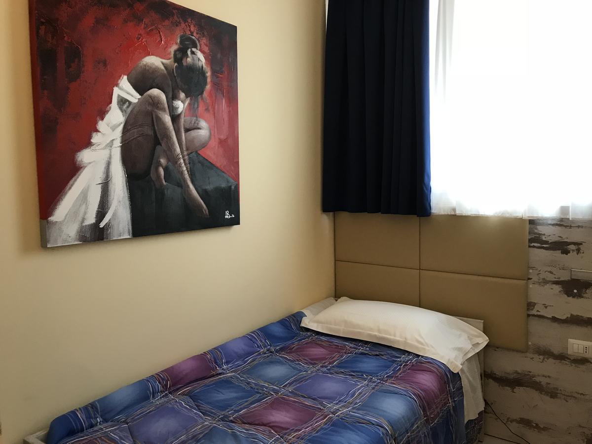 Hotel Elys Pieve Emanuele Kültér fotó