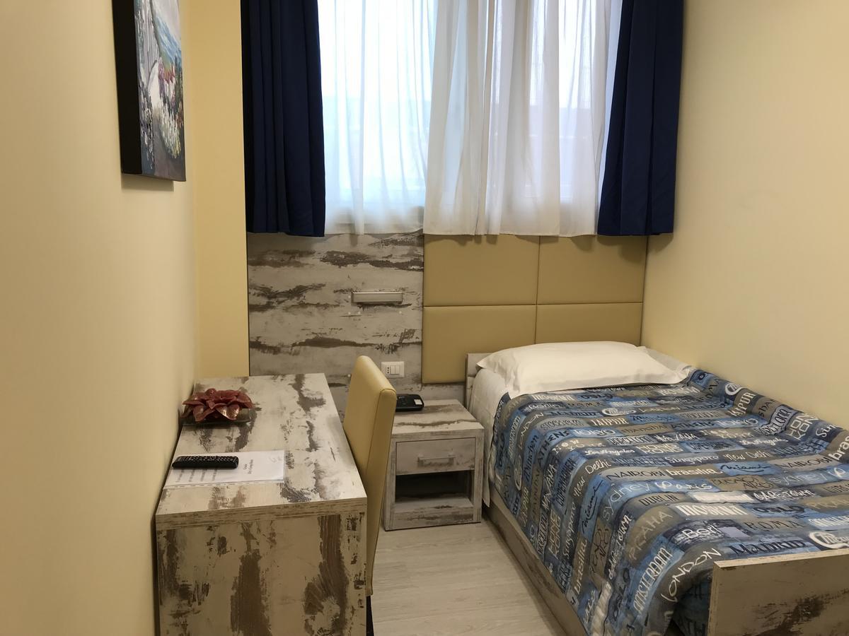 Hotel Elys Pieve Emanuele Kültér fotó